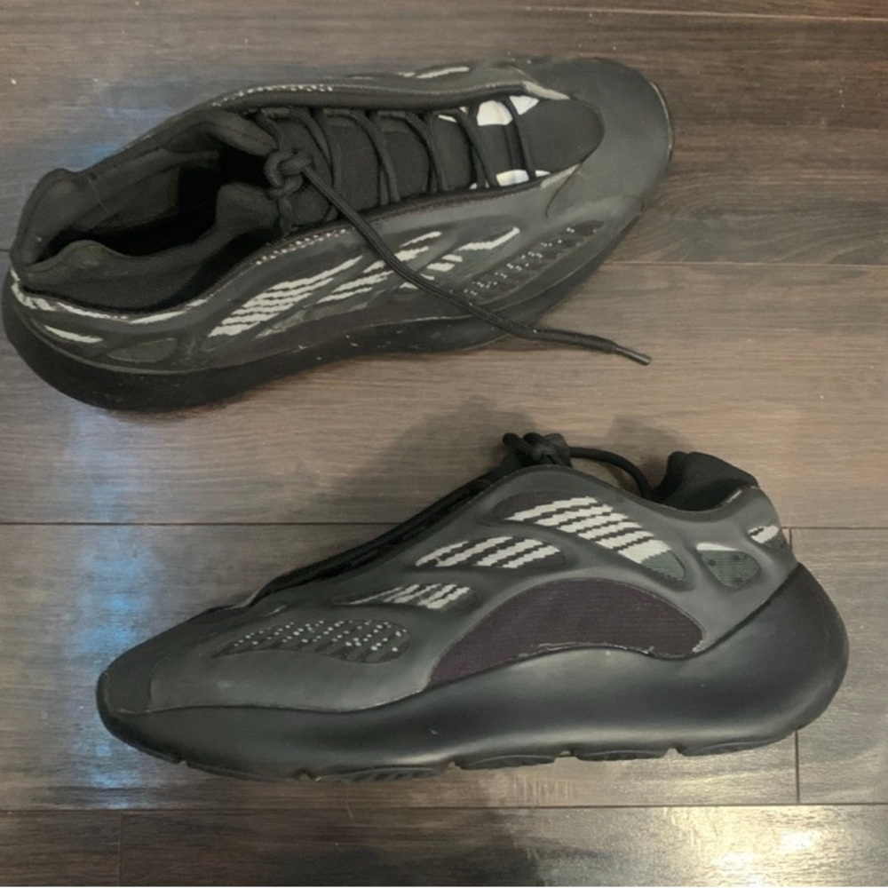 Yeezy 700 Alvah